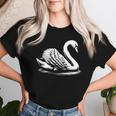 Swan Dad Mom Lover モノクロ 白鳥 レディースTシャツ 彼女への贈り物