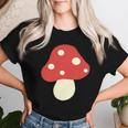 シンプルでキュートなキノコのグラフィック Cute Mushroom レディースTシャツ 彼女への贈り物