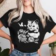 バラと蝶の猫、花柄 レディースTシャツ 彼女への贈り物
