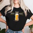 ビールをすすめるねこ 猫 ビール Cat Beer レディースTシャツ 彼女への贈り物
