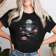蓮の花 日本の月 反射 自然 恋人 デザイン レディースTシャツ 彼女への贈り物