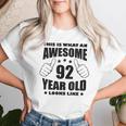 92歳の誕生日 女性 男性 素晴らしい92歳のおばあちゃん レディースTシャツ 彼女への贈り物