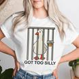Goose Got Tooilly Hilariousilly Goose Gese Duck Meme レディースTシャツ 彼女への贈り物