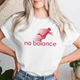 No Balance Girl スポーツとユーモアのための面白いパロディデザイン レディースTシャツ 彼女への贈り物