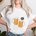 喜寿祝い ビール好き 酒好き 父 母 男性 女性 77歳お祝い Cheers To Embracing Life レディースTシャツ 彼女への贈り物