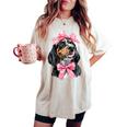 Coquette Bow Coonhound Dog Mom ピンクリボンガール レディースオーバーサイズコンフォートTシャツ Ivory