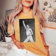 Queen Live Aid フレディ・マーキュリー・ウェンブリー・スタジアム 1985 レディースオーバーサイズコンフォートTシャツ Mustard
