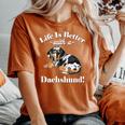 & Life Is Better Dapple Dachshund Lover レディースオーバーサイズコンフォートTシャツ Yam