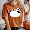 肉まんに抱きつくパンダ かわいい チャイナ 白黒 Panda Meat Bun レディースオーバーサイズコンフォートTシャツ Yam