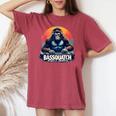 Bassquatch – Groovyasquatch Djデザイン 音楽愛好家向け レディースオーバーサイズコンフォートTシャツ Crimson