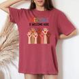 Everyone Is Welcome Here アイダホ 教師 男性 女性 キッズ レディースオーバーサイズコンフォートTシャツ Crimson
