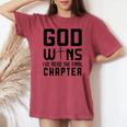 God Wins I 'Ve Read The Final Chapter Christian Faithin God レディースオーバーサイズコンフォートTシャツ Crimson
