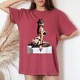 Sexy Girl グラフィックtシャツ セクシー「バッドキティ」ピンナップガール カットアウト。 レディースオーバーサイズコンフォートTシャツ Crimson