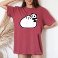 肉まんに抱きつくパンダ かわいい チャイナ 白黒 Panda Meat Bun レディースオーバーサイズコンフォートTシャツ Crimson