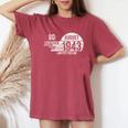 80歳の誕生日 メンズギフト 80歳 女性用 80年 8月 1943 レディースオーバーサイズコンフォートTシャツ Crimson
