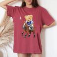 Cool Teddy Bear Playing Horse Polo Game Illustration Graphic レディースオーバーサイズコンフォートTシャツ Crimson