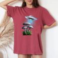 Ufo Hovering Over Weird Mushroomsci-Fi Magichrooms レディースオーバーサイズコンフォートTシャツ Crimson
