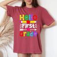 Hello First Grade Back Tochool 1St Day Of 1St Grade レディースオーバーサイズコンフォートTシャツ Crimson