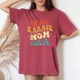 In My Karate Mom Era 面白い 空手 ママ ヴィンテージ 母の日 レディースオーバーサイズコンフォートTシャツ Crimson