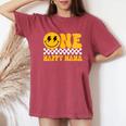 One Happy Nana 1歳の誕生日 グルーヴィースマイル 1歳 男 レディースオーバーサイズコンフォートTシャツ Crimson