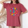 Peace Love Flower Power レトロ ヒッピー コスチューム タイダイ 60年代 70年代 レディースオーバーサイズコンフォートTシャツ Crimson