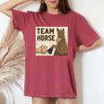 Team Horse 面白い馬のデザイン レディースオーバーサイズコンフォートTシャツ Crimson