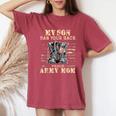 メンズ アメリカ国旗デザイン Myon Has Your Back Proud Army Mom レディースオーバーサイズコンフォートTシャツ Crimson