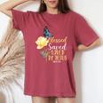 キリスト教聖書の言葉 蝶 バラの花 ヨハネ3 レディースオーバーサイズコンフォートTシャツ Crimson