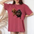 ダックスフントシャツ Weiner Dog Mom Dad Love Doxie Puppy キュート レディースオーバーサイズコンフォートTシャツ Crimson