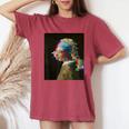 真珠の耳飾りの少女ヨハネスフェルメールグリッチ絵画 Girl With A Pearl Earringermeer レディースオーバーサイズコンフォートTシャツ Crimson