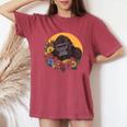 花のイラストとゴリラ レディースオーバーサイズコンフォートTシャツ Crimson