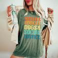 Coffee Books Dogsocial Justice レディースオーバーサイズコンフォートTシャツ Moss
