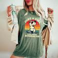 Just A Girl Who Loves Dinosaurs おもしろレトロ恐竜 T-Rex レディースオーバーサイズコンフォートTシャツ Moss