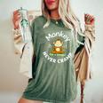 Monkey Never Cramp Eat A Banana レディースオーバーサイズコンフォートTシャツ Moss