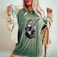 エレキギターを弾くロックキャット デザイン 男性 女性 レディースオーバーサイズコンフォートTシャツ Moss