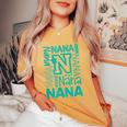 Cheery Nana Grandma レタープリント レディースオーバーサイズコンフォートTシャツ Mustard