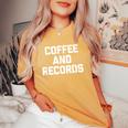 Coffee & Records 面白いビニールレコードコレクターミュージック レディースオーバーサイズコンフォートTシャツ Mustard