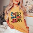 Coffee And Jesus Awesome Christian Caffeine Lover Church レディースオーバーサイズコンフォートTシャツ Mustard