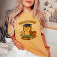 Finally Done Owl Grad 2025 デコレーション レディースオーバーサイズコンフォートTシャツ Mustard
