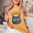 Lgbt Britishhorthair Cat Gay Pride Rainbow Lgbtq Kitty レディースオーバーサイズコンフォートTシャツ Mustard