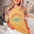 Lyra Cute Retro Girls Groovy Lyra Personalized Name 長袖tシャツ レディースオーバーサイズコンフォートTシャツ Mustard