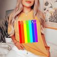 Rainbow レインボー《虹 カラー》【デザインアート】文字 7色 カラフル レディースオーバーサイズコンフォートTシャツ Mustard