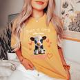 かわいい ホルスタイン 牛 の – ' Just A Girl Who Loves Cows ' デザイン レディースオーバーサイズコンフォートTシャツ Mustard