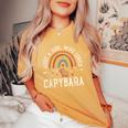 レインボー カピバラシャツ ガールズ Just A Girl Who Loves Capybara レディースオーバーサイズコンフォートTシャツ Mustard