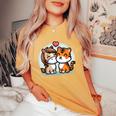 ローの馬と虎を抱きしめる Cuddling Horse And Tiger In Love レディースオーバーサイズコンフォートTシャツ Mustard