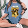 ガールズパグ犬愛好家 This Girl Loves Pugs レディースオーバーサイズコンフォートTシャツ Blue Jean