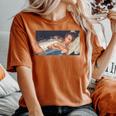 Girl On It 「ソファの上のセクシーなビキニモデル」 レディースオーバーサイズコンフォートTシャツ Yam