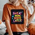 カラフルな汗が今輝き、男の子と女の子のためのステートメント。 レディースオーバーサイズコンフォートTシャツ Yam