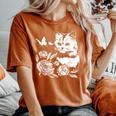 バラと蝶の猫、花柄 レディースオーバーサイズコンフォートTシャツ Yam