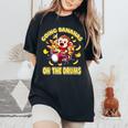 Going Bananas On The Drums 面白いドラム演奏 猿 レディースオーバーサイズコンフォートTシャツ Black